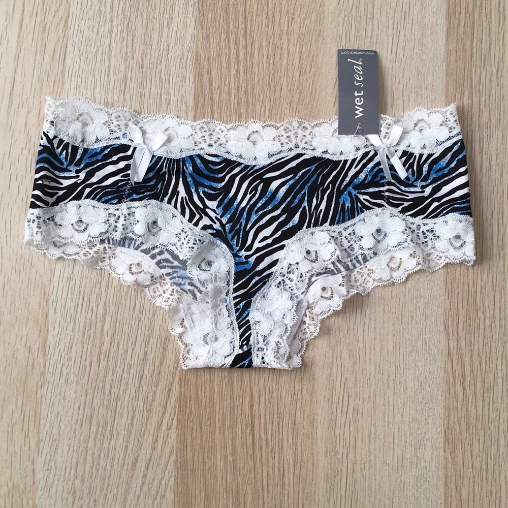 Rare Vintage Lace Trim Cheeky Panties